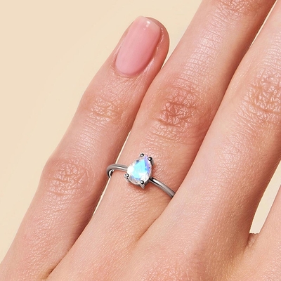 14K Rose Gold Pear Cut Perhiasan Moonstone Mungil Sederhana Cincin Batu Bulan