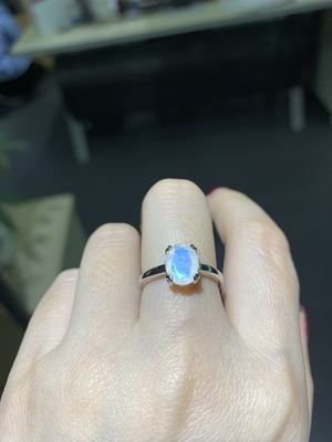 14K Emas Putih Oval Cut Moonstone Dengan Cincin CZ Cincin Ulang Tahun Wanita Pertunangan