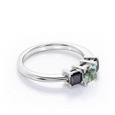 Minimalis Square V-Prong - 0.45 TCW Princess Cut Moss Green Agate with Lab Created Black Diamond - Engageme Tiga Batu