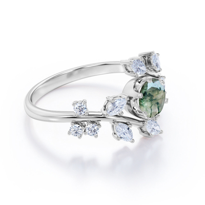 Filigree Chevron Tiara 0.6 karat Round Cut Moss Green Agate dan Diamond Wedding Ring Set di Rose Gold