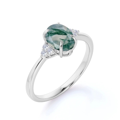 Klasik 7 Batu 1.1 karat Oval Cut Moss Green Agate dan Diamond Plain Shank Wedding Ring di White Gold