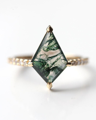 Hexagon Moss Agate Ring dengan Berlian Sebagai Hadiah Cincin Pertunangan Wanita