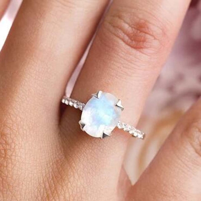 Elegan Berlapis Oval Cut Claw Pengaturan Moonstone Dengan Cincin CZ Cincin Pertunangan Wanita Anniversary