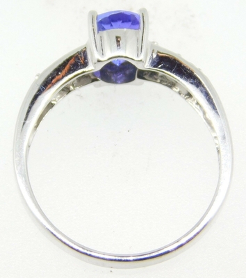 14k White Gold Oval Cincin Tanzanite Alami Asli dengan CZ