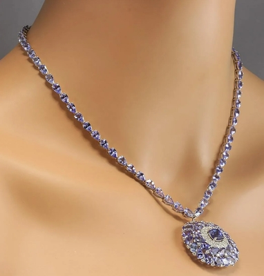 13.80 CTW Natural Tanzanite Dan Kalung Berlian Dalam Emas Putih 14K