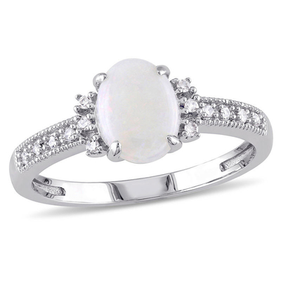 Oval Opal dan 1/15 CT. T.W. Cincin Diamond Bypass Split Shank dalam Sterling Silver