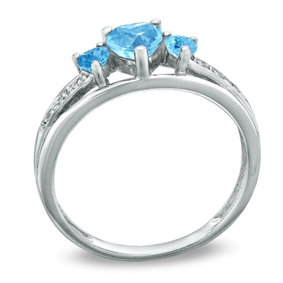 Topaz Biru Berbentuk Hati dan Aksen Berlian Tiga Cincin Janji Batu Emas Putih 10K
