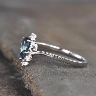 Perhiasan Batu Alexandrite Sintetis, Lab Perak Sterling 925 Membuat Cincin Alexandrite