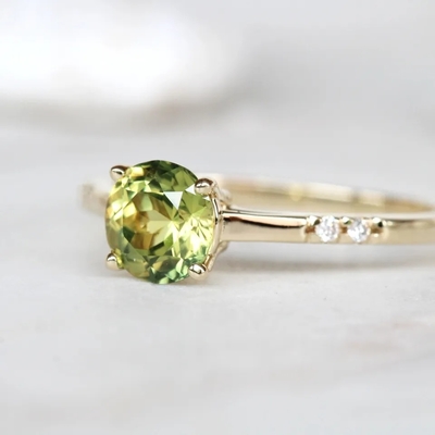 Halus Mungil Wanita Perhiasan CZ Aksen Round Green Sapphire S925 Berlapis Emas Pertunangan Janji Cincin