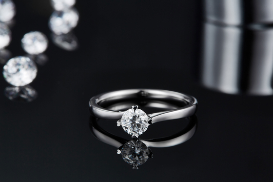 Perhiasan Emas 9K Desain Minimalis Cincin Perak Moissanite 925