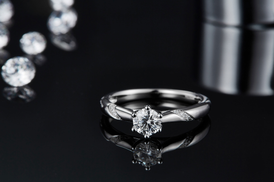 Grosir Moissanite Jewelry 925 Sterling Silver Custom Moissanite Ring Engagement