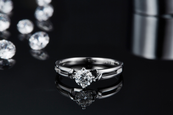 White Square Moissanite Dan Sapphire Platineve Berlian Perhiasan Wanita Cincin Dengan Silver1.94CTW