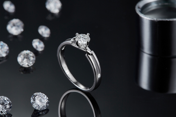 White Square Moissanite Dan Sapphire Platineve Berlian Perhiasan Wanita Cincin Dengan Silver1.94CTW