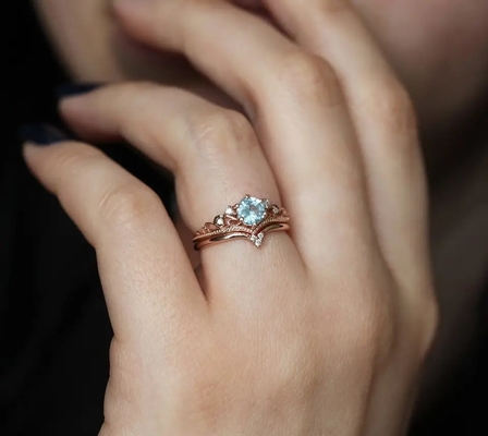 Halus S925 Mawar Berlapis Emas Alami Bentuk Bulat Aquamarine Cincin Wanita Perhiasan