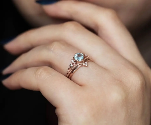 Halus S925 Mawar Berlapis Emas Alami Bentuk Bulat Aquamarine Cincin Wanita Perhiasan