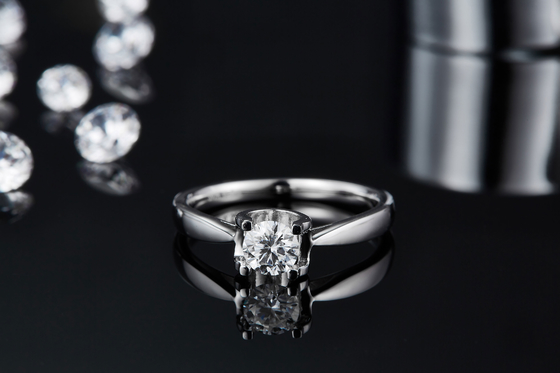Persegi Putih Moissanite 9K Cincin Perak CZ Minimalis Perhiasan Pernikahan