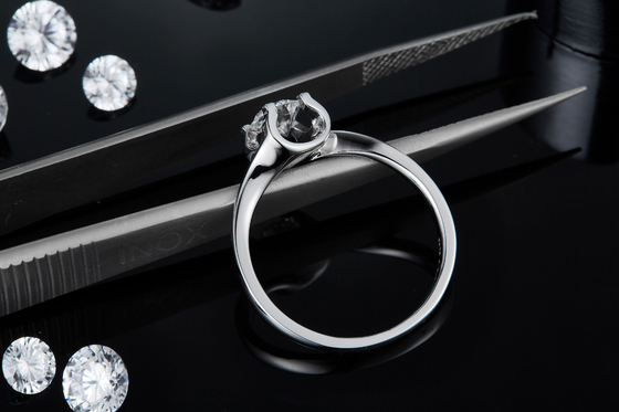 RD 4MM Trapesium Putih Moissanite 9K Cincin Perak CZ Minimalis Perhiasan Pernikahan