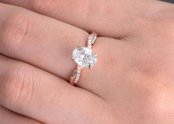 Cincin Pertunangan Oval Mossianite 2.5ct Bahan Emas Mawar 18K