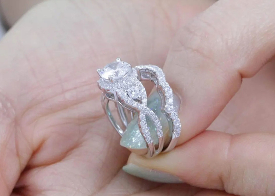 OEM ODM Natural Diamond Wedding Rings, Halo Style Promise Rings Dimensi 6.5mm