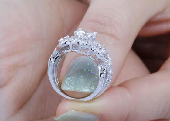OEM ODM Natural Diamond Wedding Rings, Halo Style Promise Rings Dimensi 6.5mm