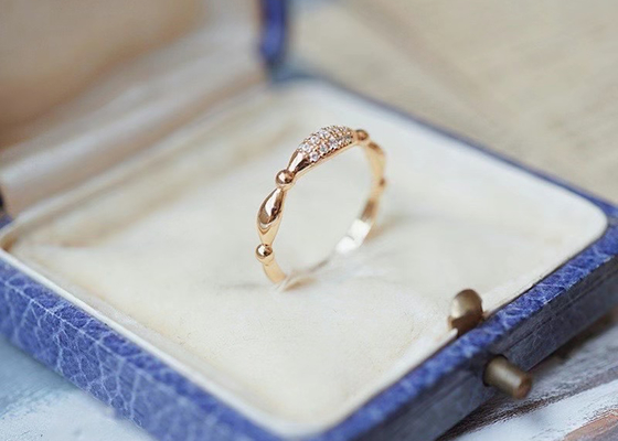 14K Rose Gold Cincin Perhiasan Berlian Asli Mungil OEM ODM untuk Pernikahan