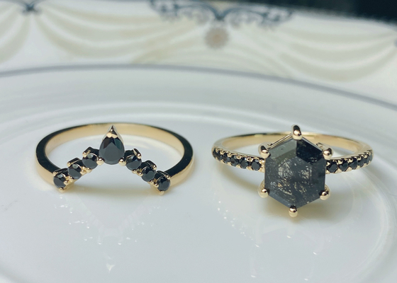 Cincin Pertunangan Moissanite Hexagon Hitam, Cincin Pertunangan Moissanite 0.78ct 19pcs Dibuat Lab