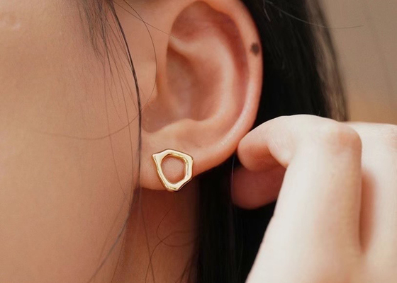 Lingkaran Tidak Beraturan Anting Emas 9k Dimensi 8mm untuk Ulang Tahun