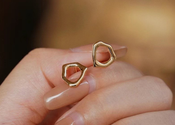 Lingkaran Tidak Beraturan Anting Emas 9k Dimensi 8mm untuk Ulang Tahun