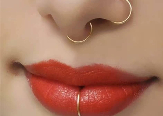 L Berbentuk 18k Emas Cincin Hidung, Cincin Hidung Dengan Bola Di Ujung ukuran 1.5-2.0mm