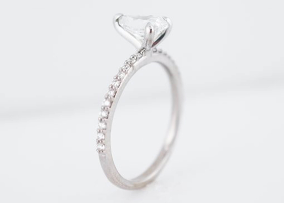 Cincin Perhiasan Berlian Asli Emas Putih 1.33ct Pear Cut PS 6×8mm Untuk Pertunangan