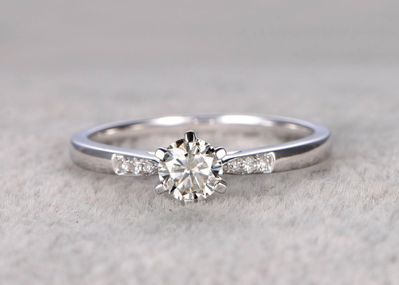 5mm Moissanite Cincin Perhiasan Berlian Asli Bahan Emas Putih ODM untuk Pakaian Sehari-hari