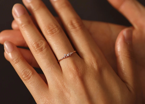Cincin Perhiasan Berlian Nyata 14K Solid Brilliant Cut ODM Untuk Ulang Tahun