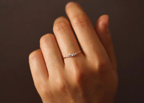 Cincin Perhiasan Berlian Nyata 14K Solid Brilliant Cut ODM Untuk Ulang Tahun