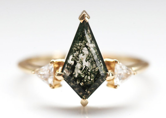 Segitiga Natural Moss Agate Engagement Ring, Cincin Emas 9k Dengan Berlian OEM ODM