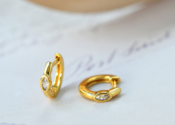 Huggie Hoop 9K Gold Earrings Marquise Cut Dimensi Dalam 8.5mm Luar 11.5mm