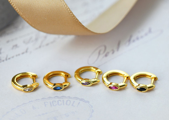 Huggie Hoop 9K Gold Earrings Marquise Cut Dimensi Dalam 8.5mm Luar 11.5mm