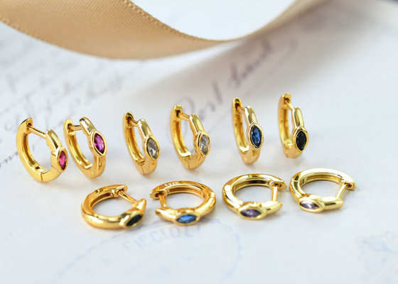 Huggie Hoop 9K Gold Earrings Marquise Cut Dimensi Dalam 8.5mm Luar 11.5mm