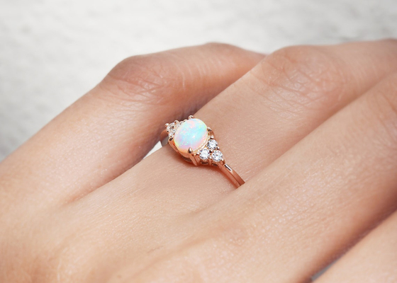 Cobochon Cut 9K Gold Ring, 0.5ct Natural Opal Ring Ukuran 5×7MM